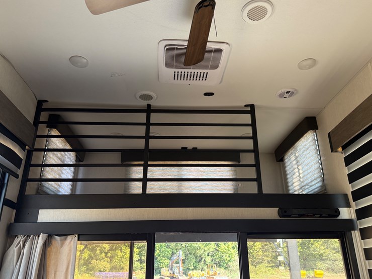 #6895-•-2024-forrest-river-timberwolf-mini-loft-camper-image-22