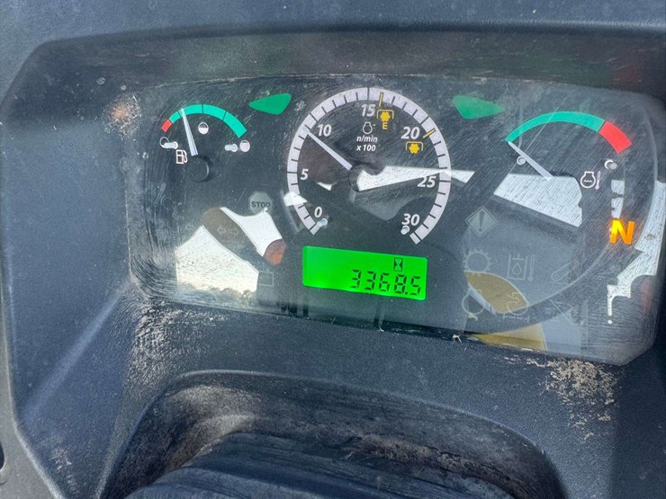 2018-john-deere-5055e-image-42