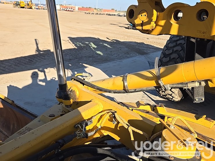 2016-caterpillar-140m3-image-31