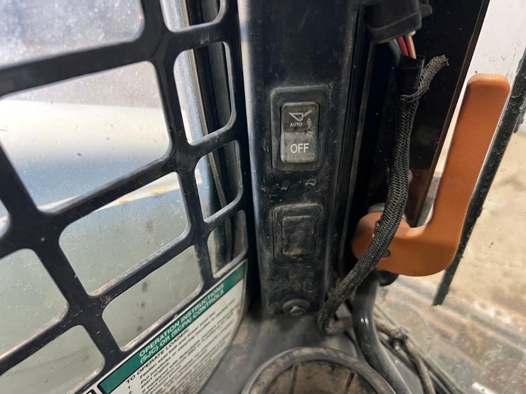 2018-bobcat-t595-image-24