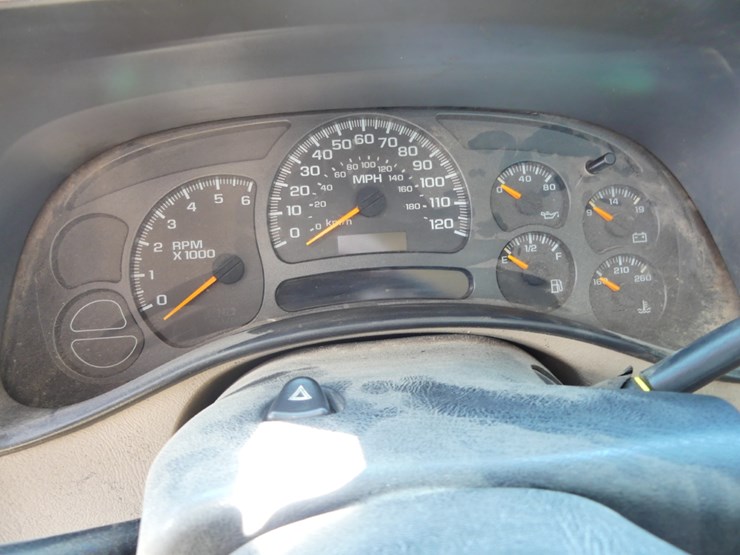 2003-chevrolet-silverado-image-12