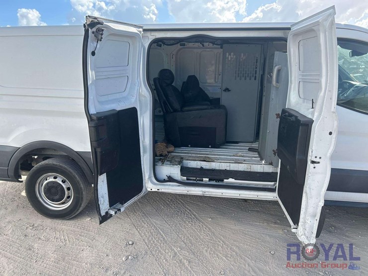 2016-ford-transit-image-25