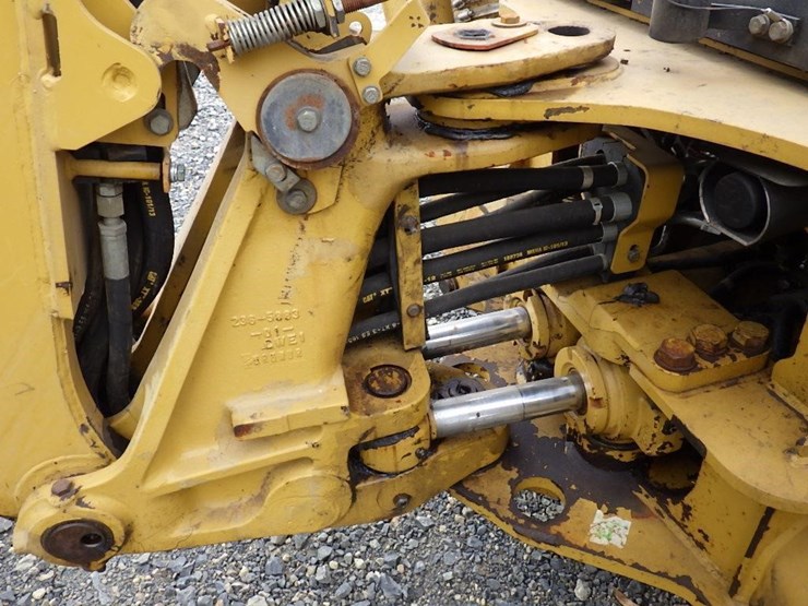 caterpillar-420d-image-16