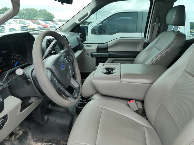 2015-ford-f150-xl-image-10