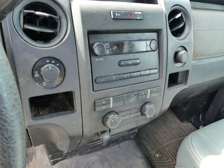 2012-ford-f150-xl-image-11