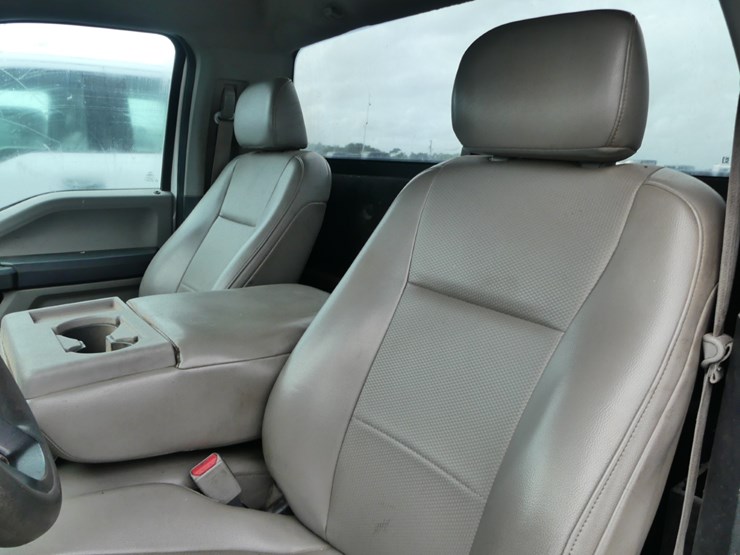 2016-ford-f150-xl-image-10