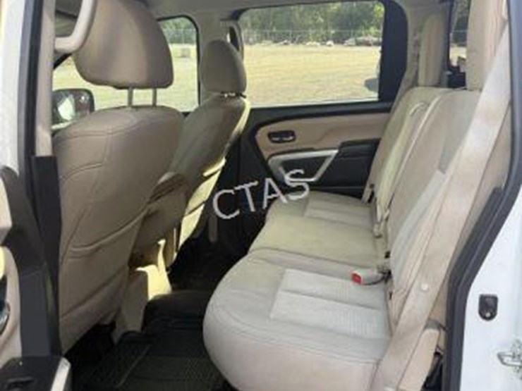 2017-nissan-titan-image-21