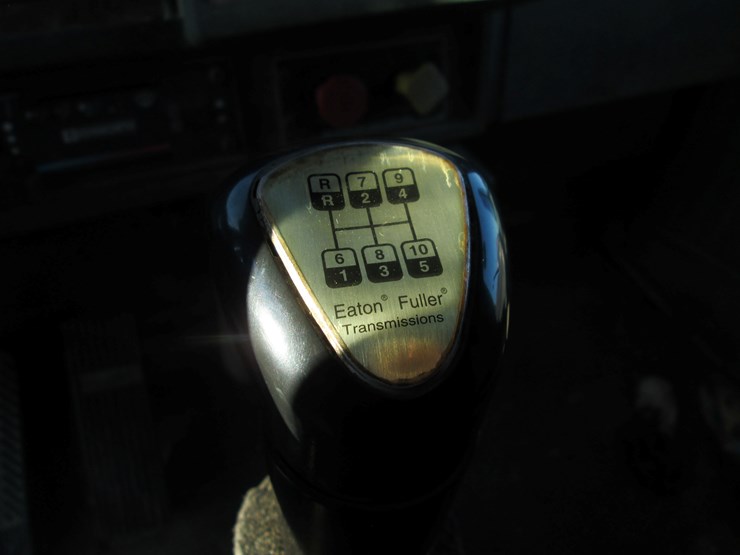 2001-kenworth-t600-image-43