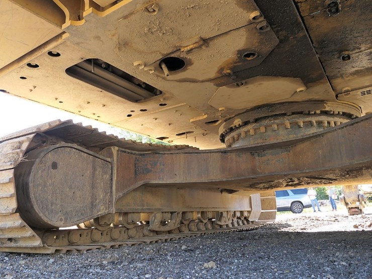 2011-caterpillar-320d-image-21