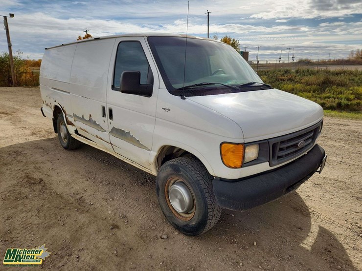 2006-ford-cargo-image-4