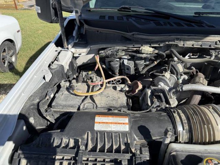2023-ford-f350-image-21