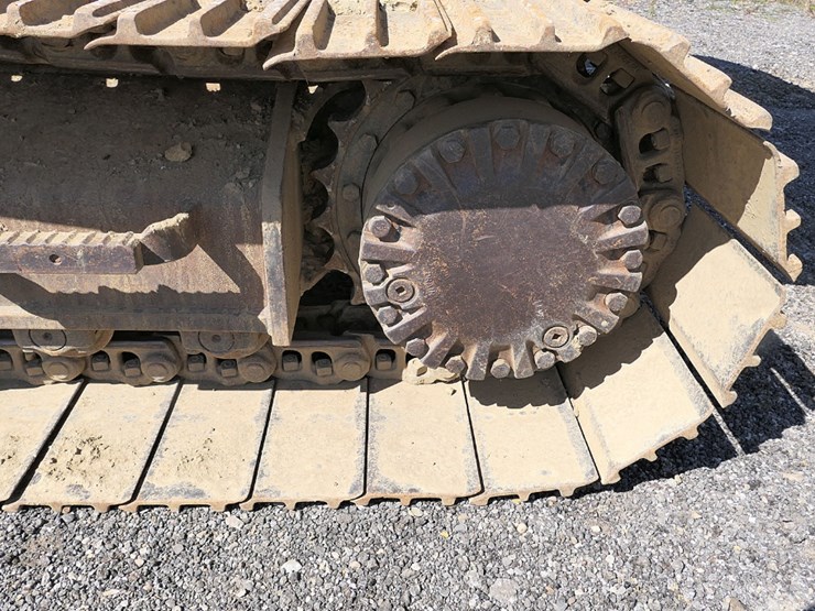 2011-caterpillar-320d-image-18