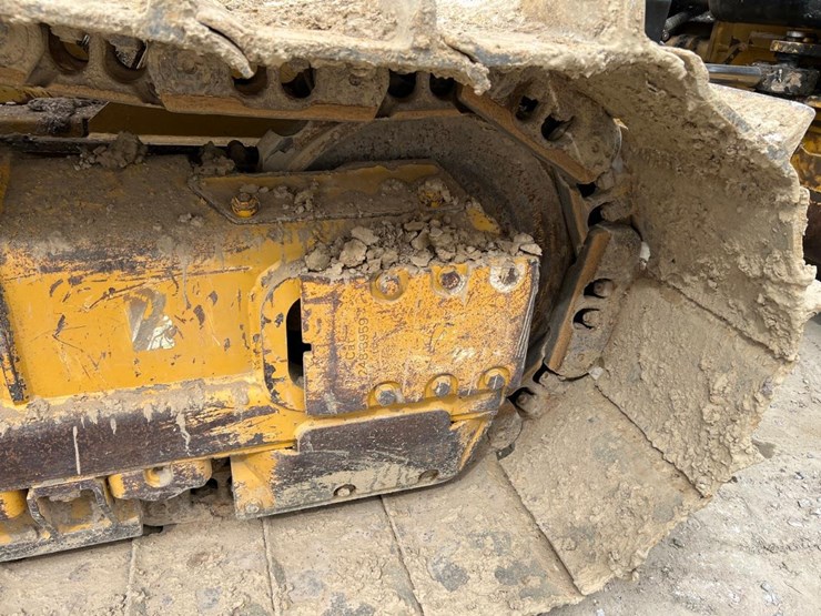 2021-caterpillar-d4-image-26