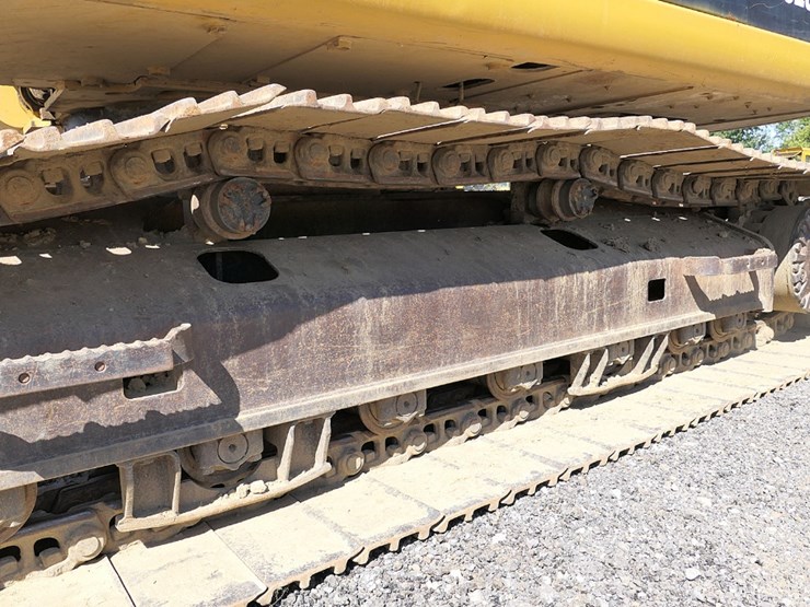 2011-caterpillar-320d-image-16