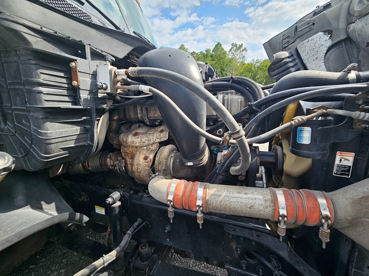 2017-freightliner-cascadia-125-image-46