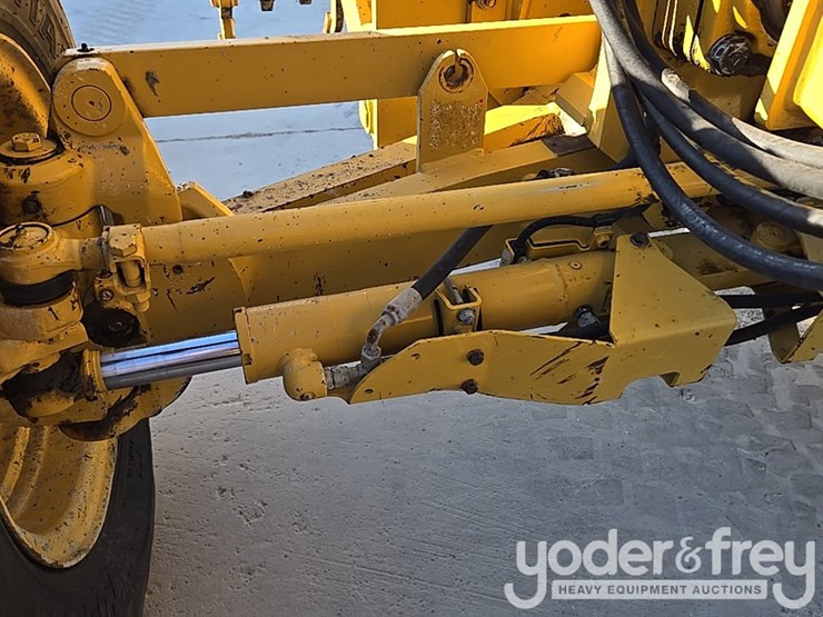 2016-caterpillar-140m3-image-17