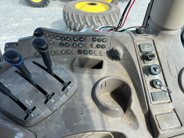 2014-john-deere-6175r-image-16