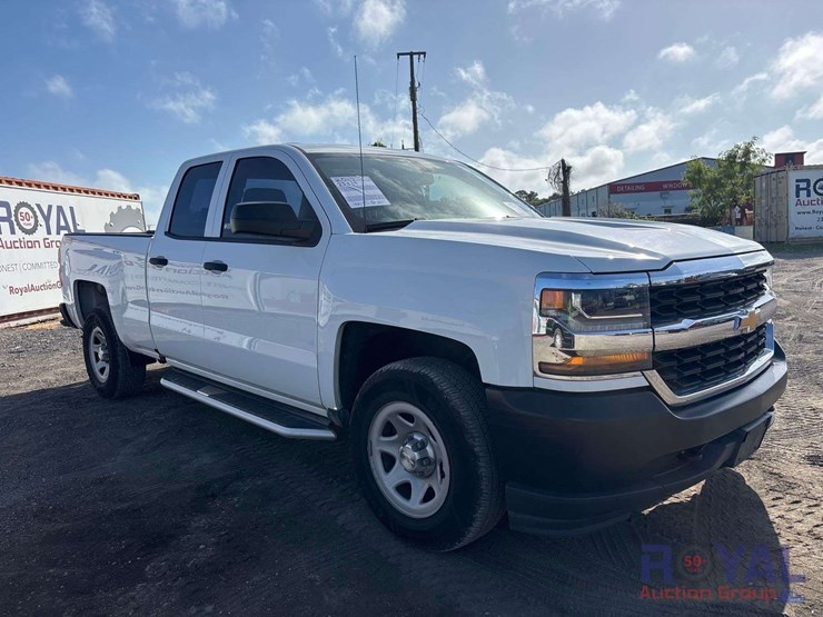 2017-chevrolet-silverado-1500-image-2