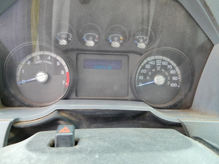 2016-ford-f350-xl-image-14