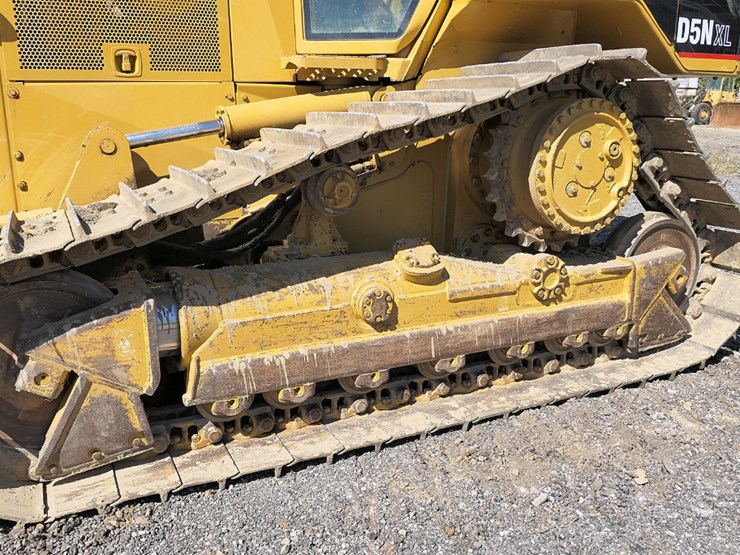 2004-caterpillar-d5n-image-11