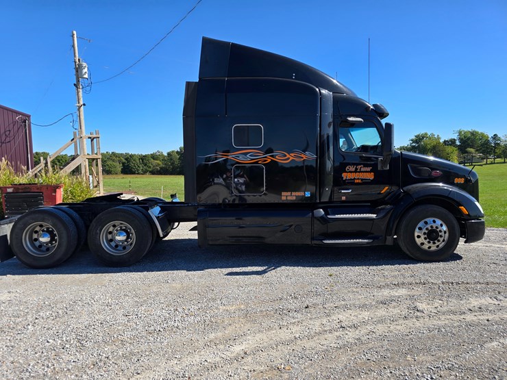 2015-peterbilt-579-image-29