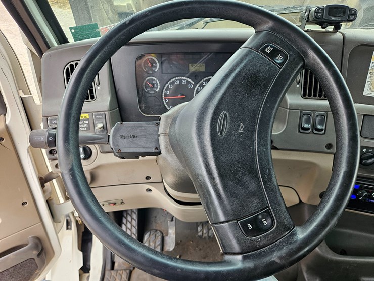 2008-sterling-l9500-image-65