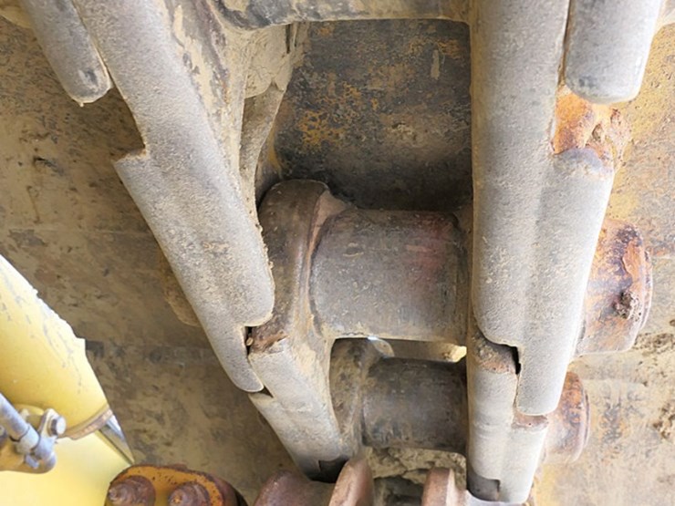 2004-caterpillar-d5n-image-22