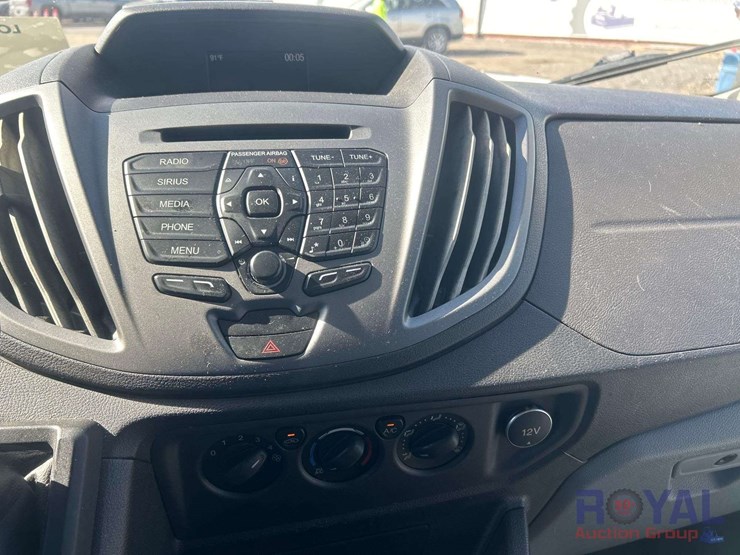2018-ford-transit-image-13