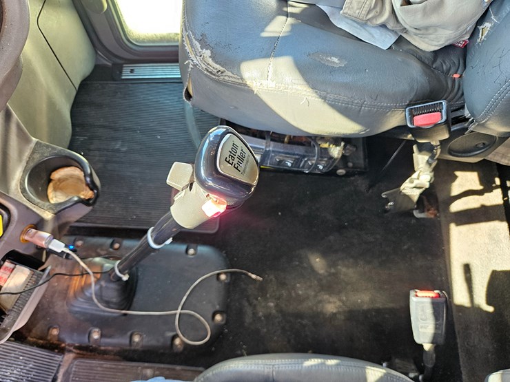 2013-peterbilt-389-image-70