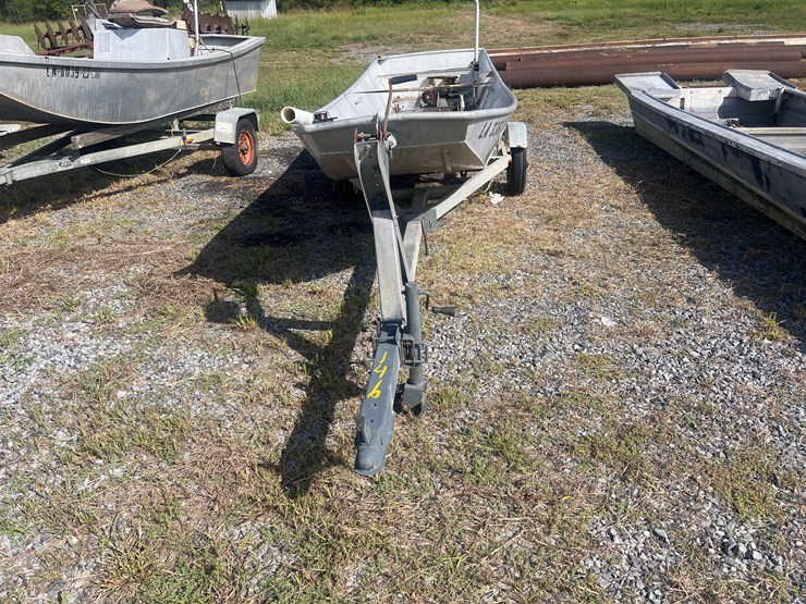 #146-•-alluminum-crawfish-pond-skiff-with-trailer-image-2
