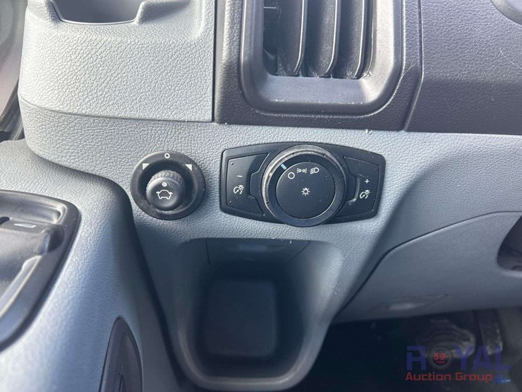 2016-ford-transit-image-15