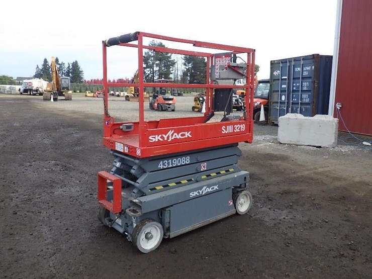 2013-skyjack-sjiii3219-image-5