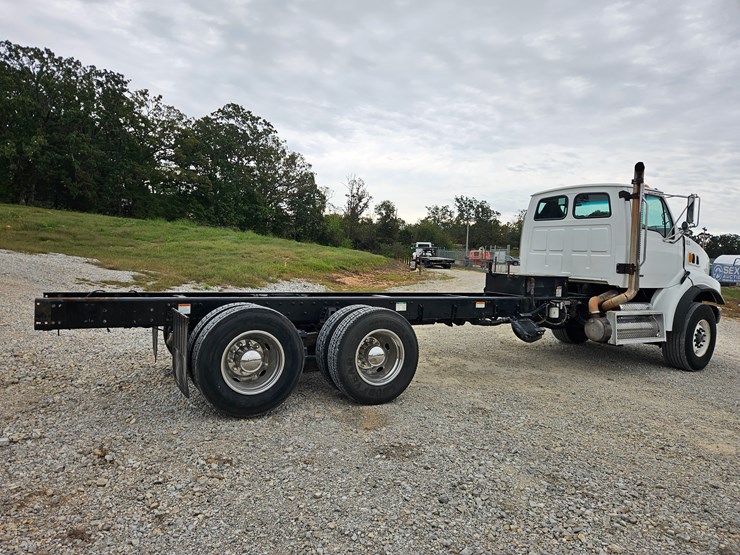 2008-sterling-l9500-image-17