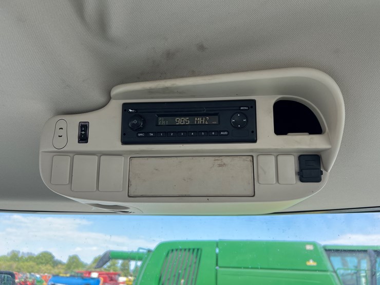 2014-john-deere-6175r-image-17