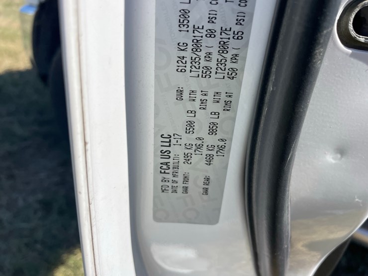 2017-dodge-3500-image-34