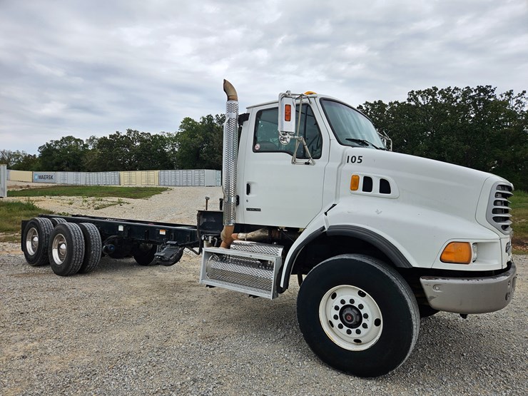 2008-sterling-l9500-image-23