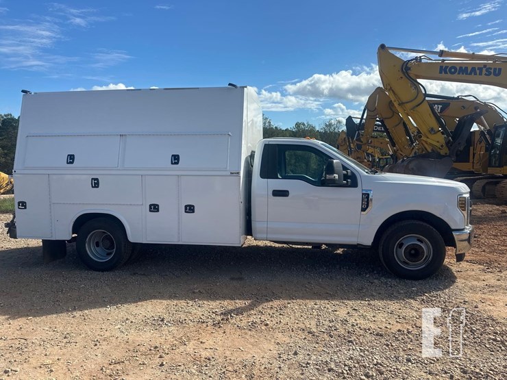2018-ford-f350-xl-image-3