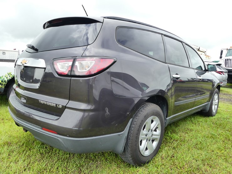 2013-chevrolet-traverse-image-3