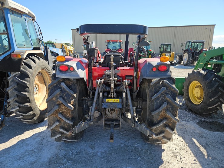 2015-massey-ferguson-4709-image-9