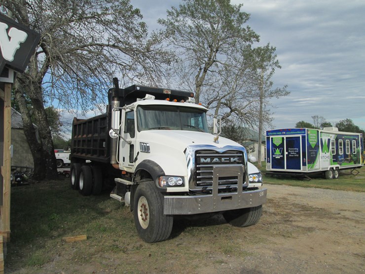 #100-•-2008-mack-granite-t/a-single-cab-dump-truck-1m2ax04c68m003392-inv-#-5197-image-2