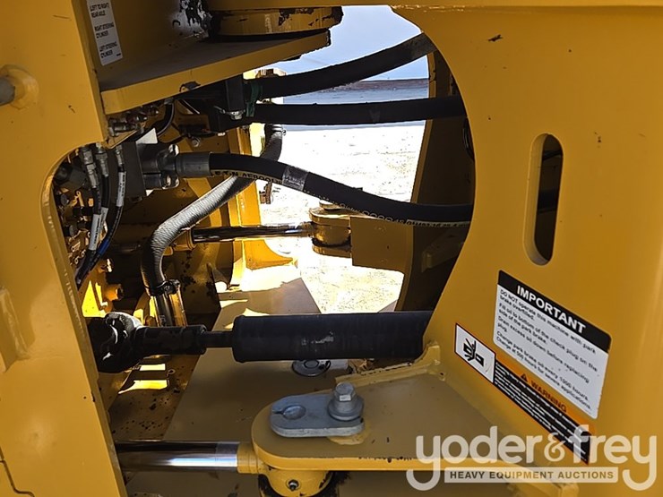 2019-deere-524l-image-33