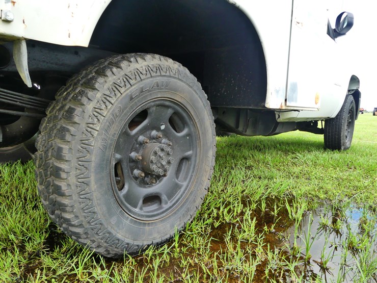 2011-chevrolet-2500hd-image-6