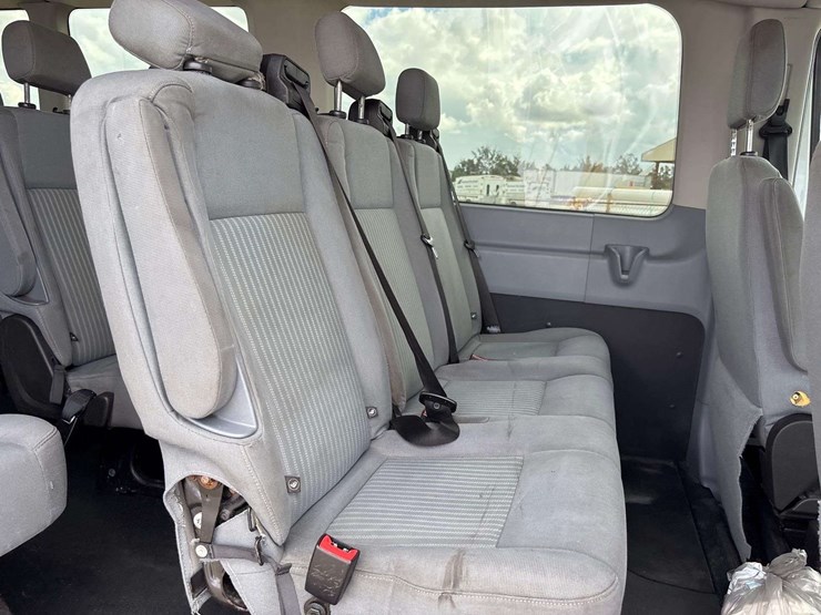 2015-ford-transit-image-16