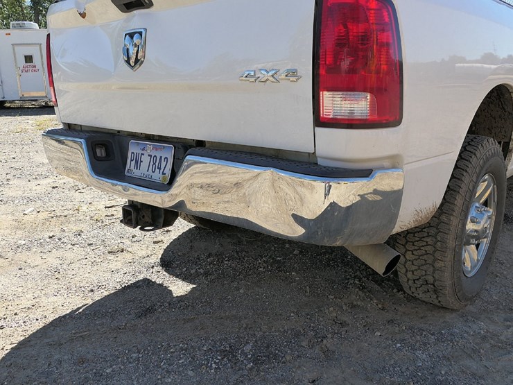 2017-dodge-ram-3500-image-13