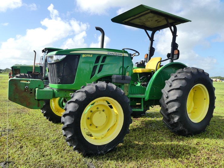2015-john-deere-5075e-image-2
