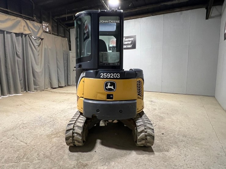 deere-27d-image-4