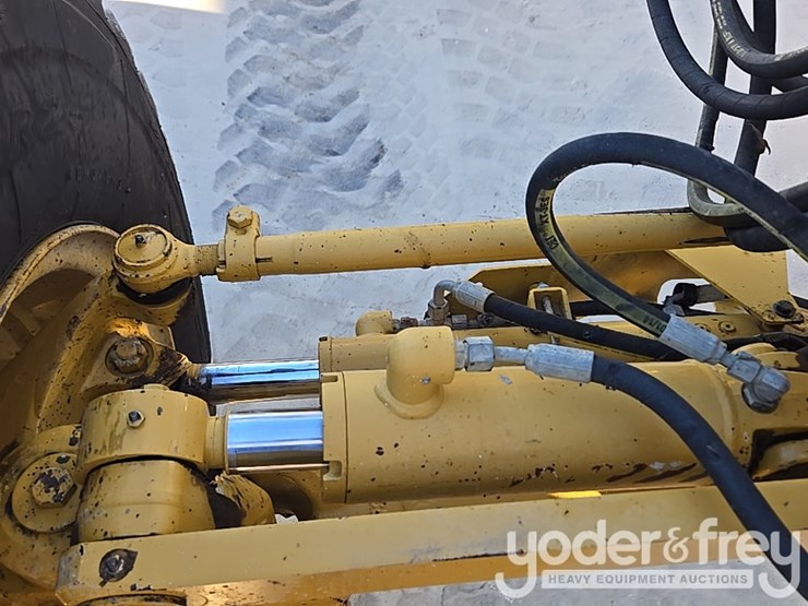2016-caterpillar-140m3-image-19