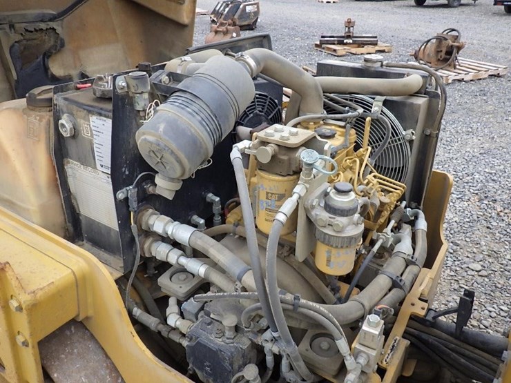 caterpillar-cb24-image-15
