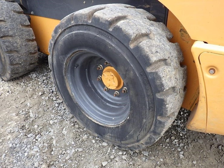 2012-case-sv300-image-9