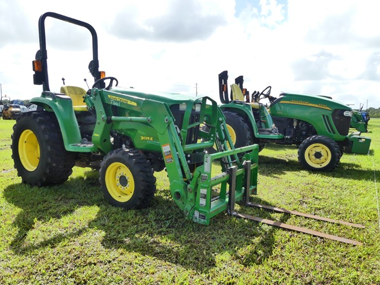 john-deere-3025e-image-2